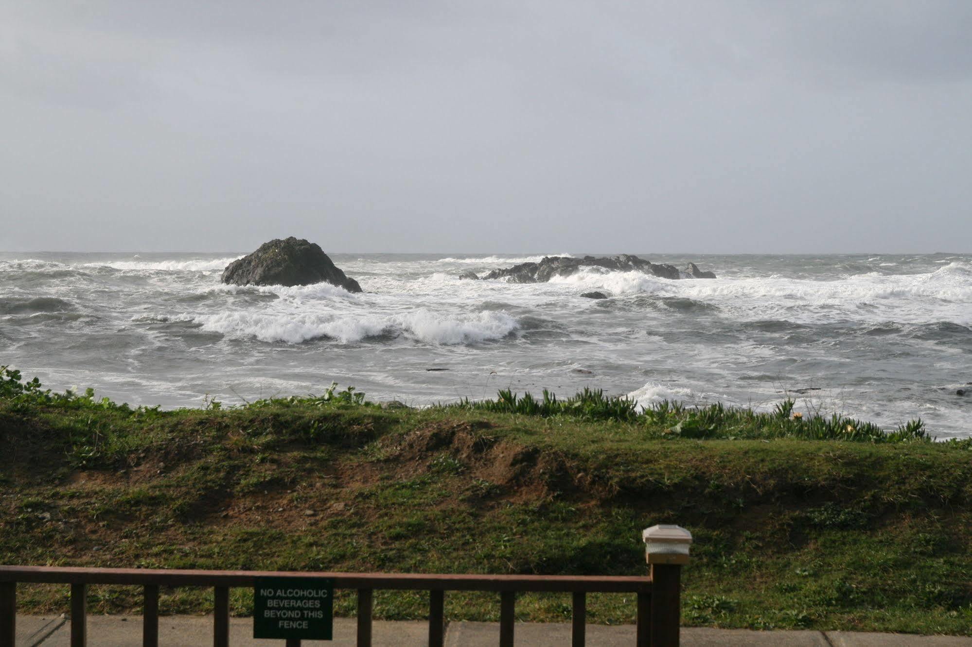 Oceanfront Lodge Crescent City Exterior foto